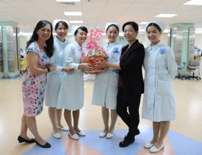 广西医科大学附属口腔医院领导深入一线慰问护理工作者